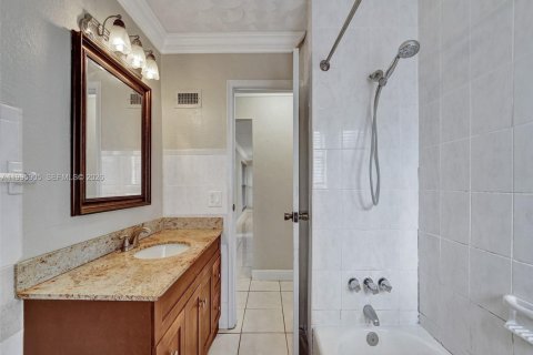 Casa en alquiler en Sunrise, Florida, 4 dormitorios, 150.87 m2 № 2065270 - foto 29