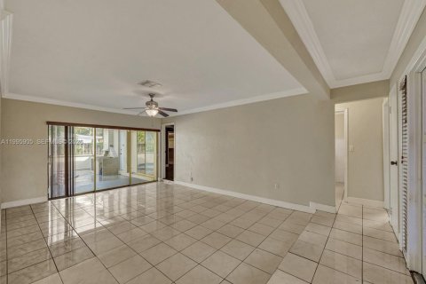 Casa en alquiler en Sunrise, Florida, 4 dormitorios, 150.87 m2 № 2065270 - foto 8