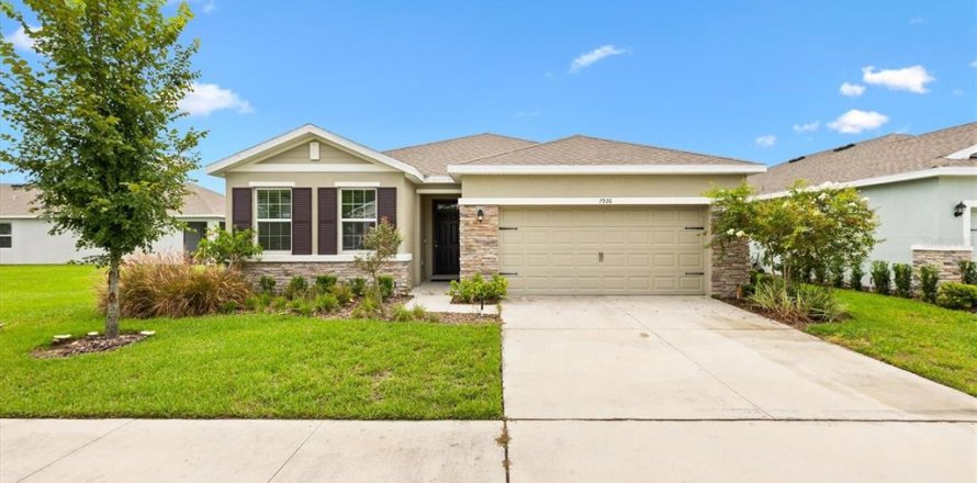 House in Wildwood, Florida 4 bedrooms, 188.68 sq.m. № 1906254