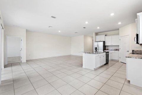 House in Wildwood, Florida 4 bedrooms, 188.68 sq.m. № 1906254 - photo 11