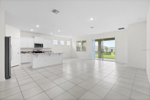 House in Wildwood, Florida 4 bedrooms, 188.68 sq.m. № 1906254 - photo 5