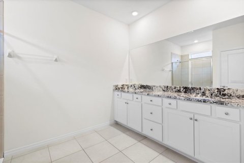 House in Wildwood, Florida 4 bedrooms, 188.68 sq.m. № 1906254 - photo 18