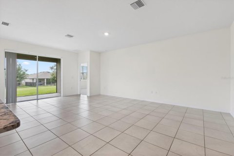 House in Wildwood, Florida 4 bedrooms, 188.68 sq.m. № 1906254 - photo 7
