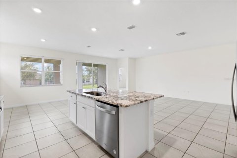 House in Wildwood, Florida 4 bedrooms, 188.68 sq.m. № 1906254 - photo 8