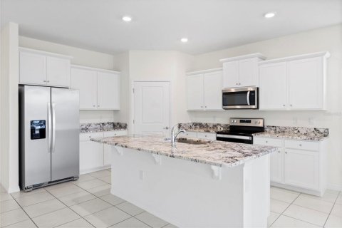 House in Wildwood, Florida 4 bedrooms, 188.68 sq.m. № 1906254 - photo 10