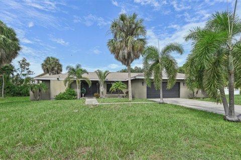 House in Bradenton, Florida 3 bedrooms, 175.4 sq.m. № 2303139