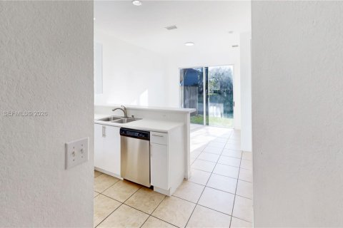 Adosado en venta en Homestead, Florida, 4 dormitorios, 147.9 m2 № 2057822 - foto 7