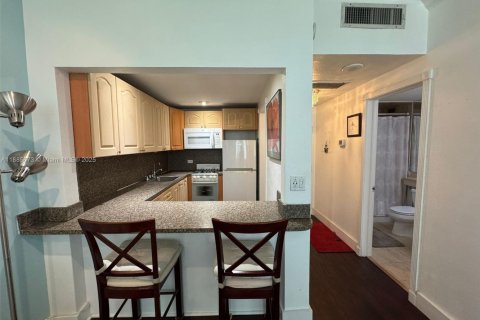 Copropriété à louer à Coral Gables, Floride: 41.81 m2 № 1937287 - photo 5