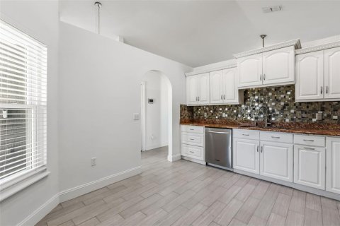 Casa en venta en Clermont, Florida, 3 dormitorios, 117.06 m2 № 2111408 - foto 9