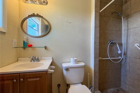 Casa en venta en Frostproof, Florida, 3 dormitorios, 171.31 m2 № 2228118 - foto 9