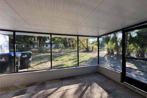 House in Orlando, Florida 3 bedrooms, 107.77 sq.m. № 2104874 - photo 12
