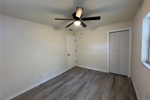House in Orlando, Florida 3 bedrooms, 107.77 sq.m. № 2104874 - photo 17