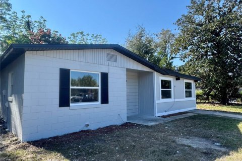 House in Orlando, Florida 3 bedrooms, 107.77 sq.m. № 2104874 - photo 29