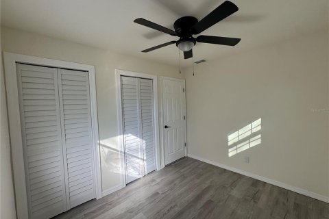 House in Orlando, Florida 3 bedrooms, 107.77 sq.m. № 2104874 - photo 14
