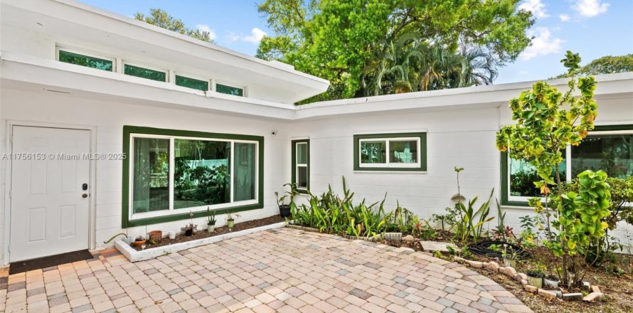 House in Fort Lauderdale, Florida 3 bedrooms, 143.26 sq.m. № 1861828