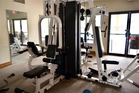 Condo in Hialeah, Florida, 2 bedrooms  № 1710510 - photo 22