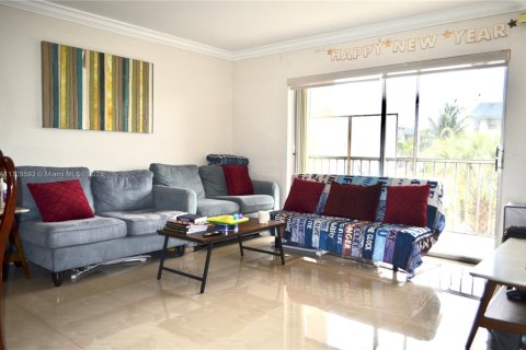 Condo in Hialeah, Florida, 2 bedrooms  № 1710510 - photo 6