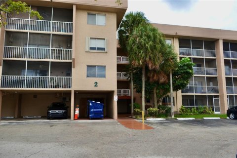 Condo in Hialeah, Florida, 2 bedrooms  № 1710510 - photo 27