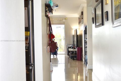 Condo in Hialeah, Florida, 2 bedrooms  № 1710510 - photo 2