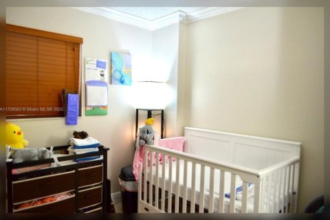 Condo in Hialeah, Florida, 2 bedrooms  № 1710510 - photo 10
