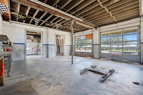 Commercial property in Chiefland, Florida № 2348090 - photo 9