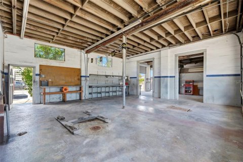 Commercial property in Chiefland, Florida № 2348090 - photo 8