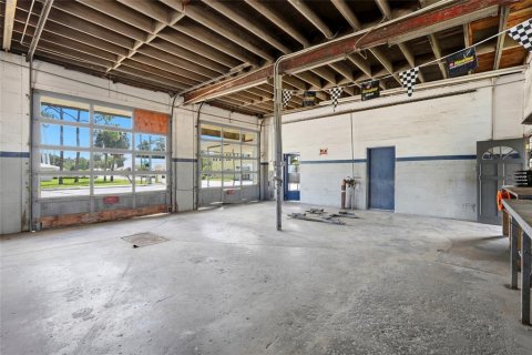 Commercial property in Chiefland, Florida № 2348090 - photo 4