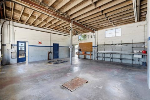 Commercial property in Chiefland, Florida № 2348090 - photo 11