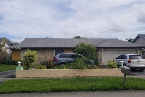 Дом в Лодерхилл, Флорида 4 спальни, 221.48м2 № 2008876