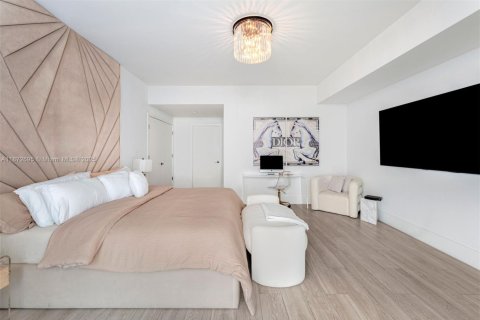 Copropriété à vendre à Miami, Floride: 3 chambres, 254.83 m2 № 1895902 - photo 13