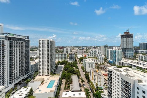 Copropriété à vendre à Miami, Floride: 3 chambres, 254.83 m2 № 1895902 - photo 28