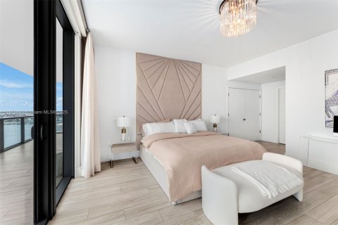 Copropriété à vendre à Miami, Floride: 3 chambres, 254.83 m2 № 1895902 - photo 14