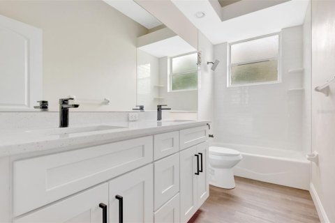 Casa en venta en Lakewood Ranch, Florida, 4 dormitorios, 241.17 m2 № 1773580 - foto 18