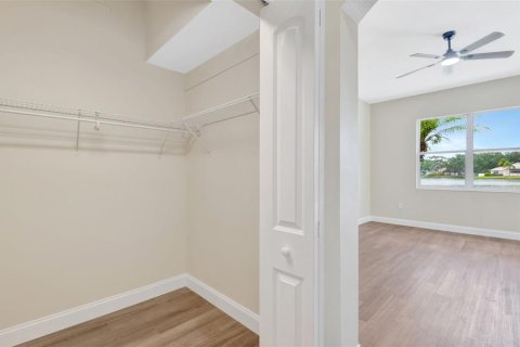 Casa en venta en Lakewood Ranch, Florida, 4 dormitorios, 241.17 m2 № 1773580 - foto 12