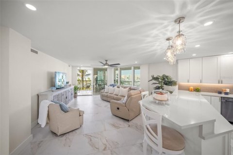 Condo in Sarasota, Florida, 3 bedrooms  № 2208644 - photo 28