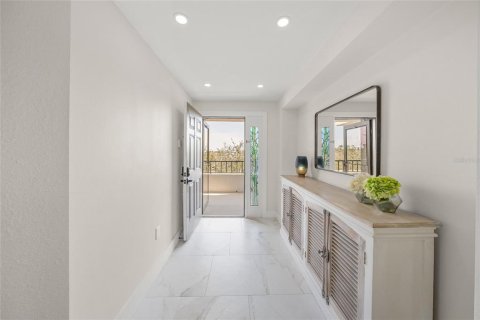 Condo in Sarasota, Florida, 3 bedrooms  № 2208644 - photo 15