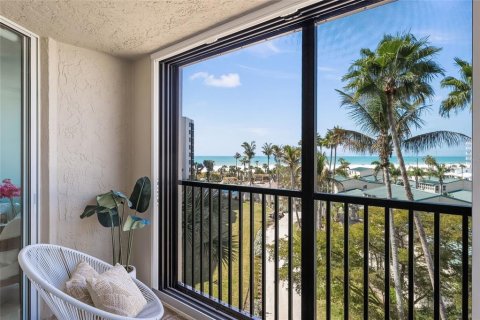 Condo à Sarasota, Floride, 3 chambres  № 2208644