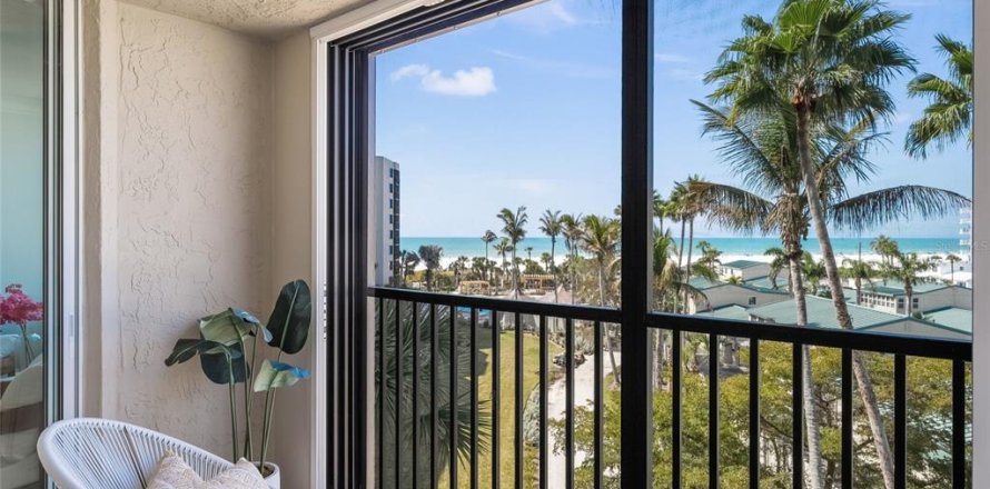Condo in Sarasota, Florida, 3 bedrooms  № 2208644