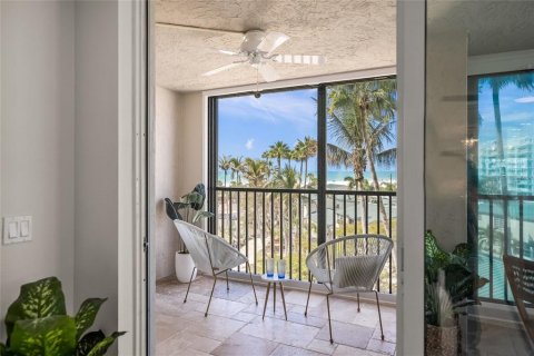 Condo in Sarasota, Florida, 3 bedrooms  № 2208644 - photo 30