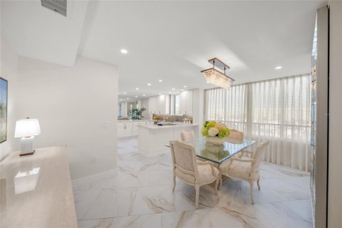 Condo in Sarasota, Florida, 3 bedrooms  № 2208644 - photo 5