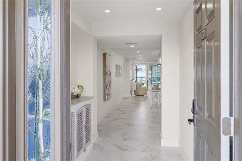 Condo in Sarasota, Florida, 3 bedrooms  № 2208644 - photo 14