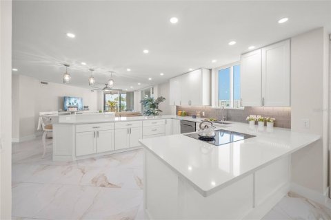 Condo in Sarasota, Florida, 3 bedrooms  № 2208644 - photo 25
