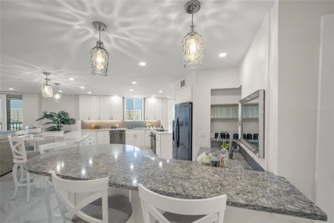 Condo in Sarasota, Florida, 3 bedrooms  № 2208644 - photo 21