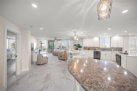 Condo in Sarasota, Florida, 3 bedrooms  № 2208644 - photo 18