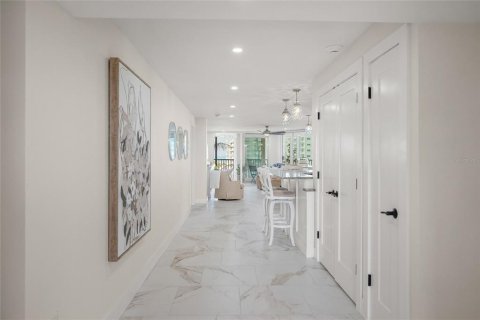 Condo in Sarasota, Florida, 3 bedrooms  № 2208644 - photo 16
