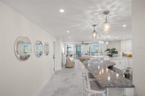 Condo in Sarasota, Florida, 3 bedrooms  № 2208644 - photo 17