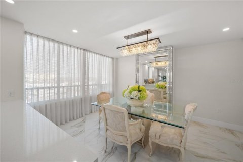 Condo in Sarasota, Florida, 3 bedrooms  № 2208644 - photo 24