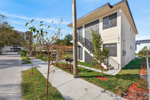 Propiedad comercial en Miami, Florida № 2030254