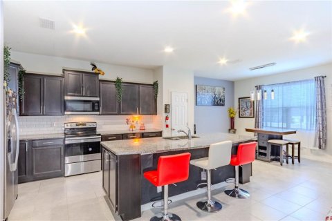 Casa en venta en Kissimmee, Florida, 3 dormitorios, 229.47 m2 № 1670667 - foto 4