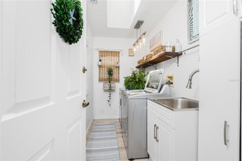 Casa en venta en Rotonda, Florida, 4 dormitorios, 208.01 m2 № 1808198 - foto 16